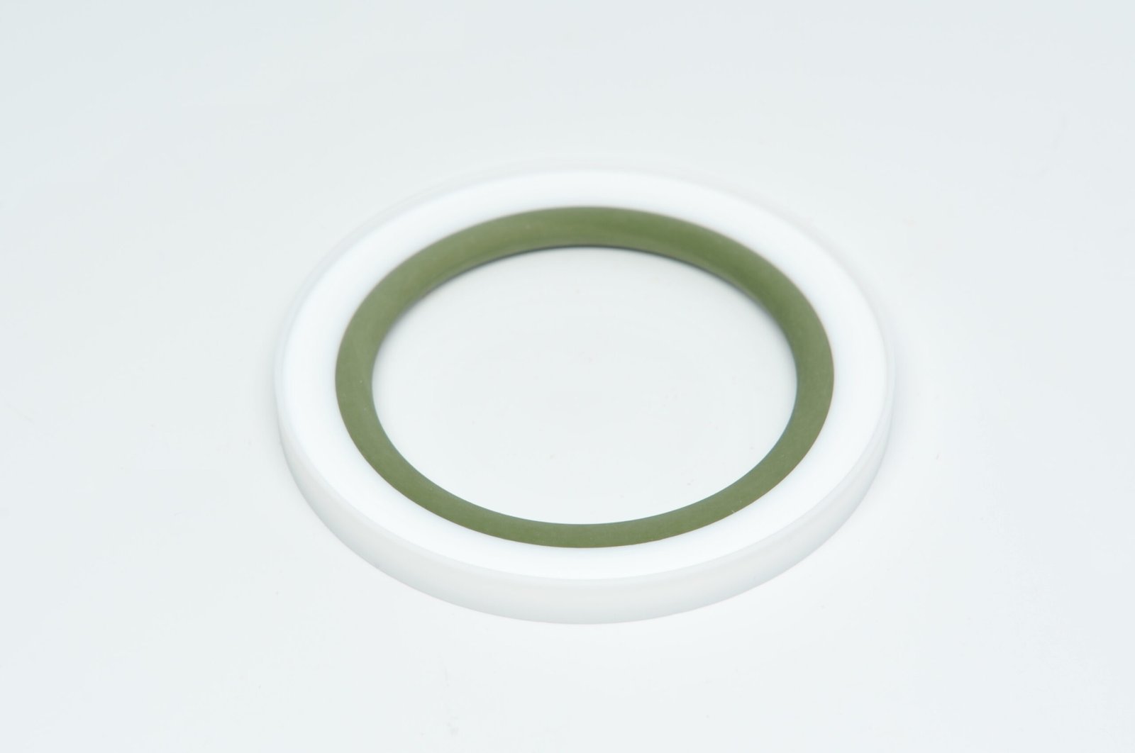UIC | O-ring w/ PTFE Outer Centering Ring (KF50)